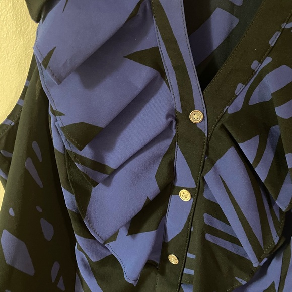 Express Ruffle Top - Picture 2 of 5